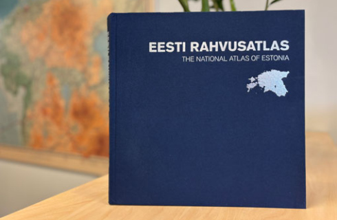 Eesti rahvusatlas laual
